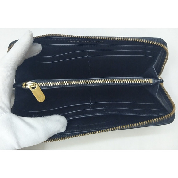 Marc By Marc Jacobs Black Leather Zip Around Credit Card Wallet - Picture 9 of 15